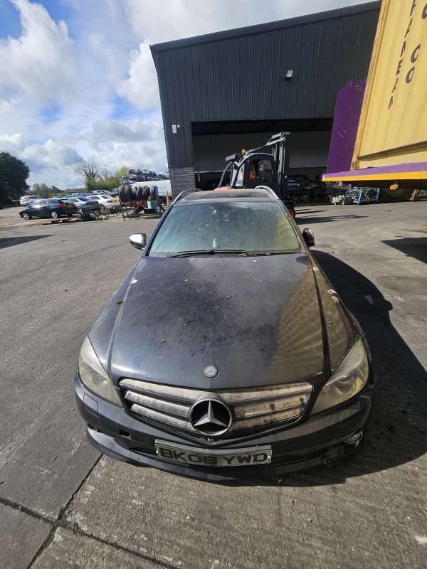 Дверь передняя правая  MERCEDES BENZ C-CLASS W204 2007г. | Фото № 1   Дверь передняя правая  MERCEDES BENZ C-CLASS W204 2007г. - Фото 1