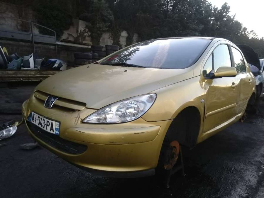 Петля крышки (двери) багажника Peugeot 307 (2001-2008) Хетчбэк 5дв. 2001г. | Фото № 9 Петля крышки (двери) багажника Peugeot 307 (2001-2008) Хетчбэк 5дв. 2001г. - Фото 9