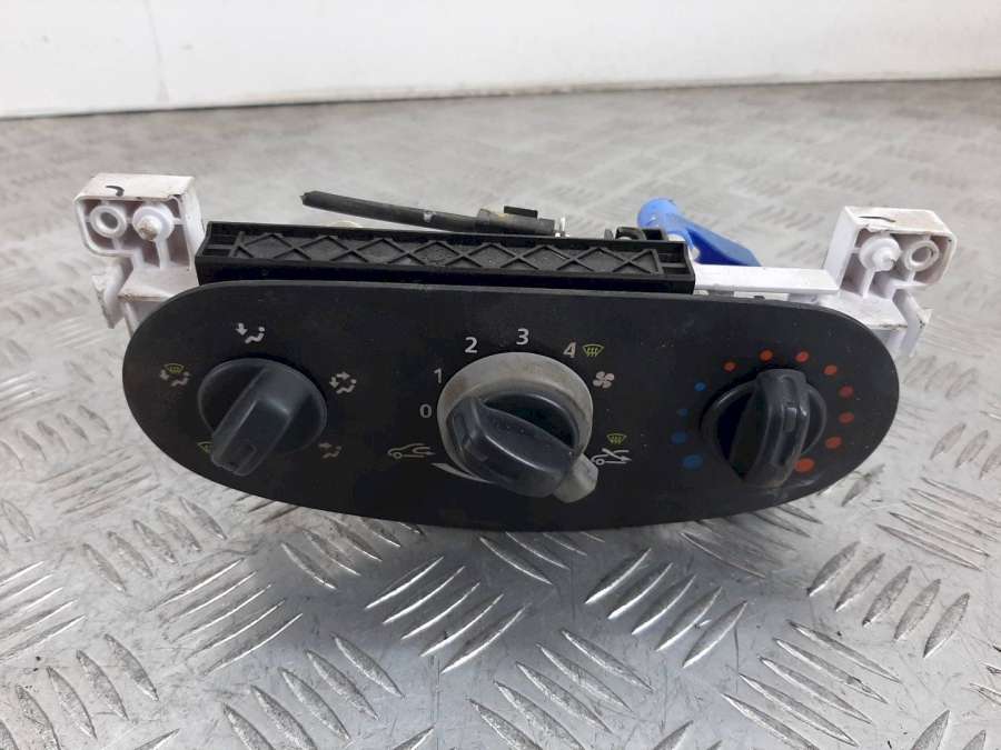 Блок управления печки/климат-контроля Renault Logan 2009г. | Фото № 1 Блок управления печки/климат-контроля Renault Logan 2009г. - Фото 1