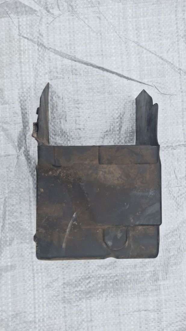 6G91-10757AF Крышка аккумулятора Ford Mondeo 4 restailing 2011г. | Фото № 3 6G91-10757AF Крышка аккумулятора Ford Mondeo 4 restailing 2011г. - Фото 3