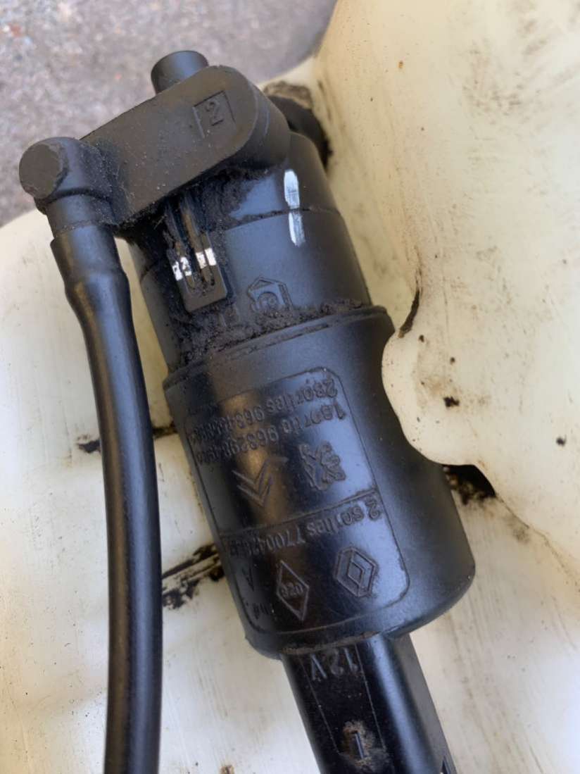 9642775480964277558035200000063520100006 Бачок омывателя  Peugeot Partner 1 2001г. | Фото № 4  9642775480964277558035200000063520100006 Бачок омывателя  Peugeot Partner 1 2001г. - Фото 4