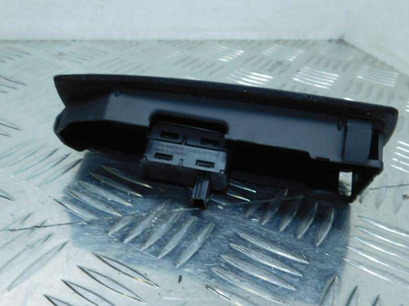 6922244 Кнопка стеклоподъемника двери  BMW X3 внедорожник 5 дв. 2005г. | Фото № 2  6922244 Кнопка стеклоподъемника двери  BMW X3 внедорожник 5 дв. 2005г. - Фото 2