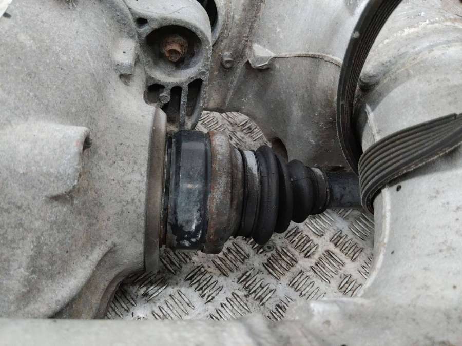 7566075 Полуось задняя левая  BMW 7 2012г. | Фото № 2  7566075 Полуось задняя левая  BMW 7 2012г. - Фото 2