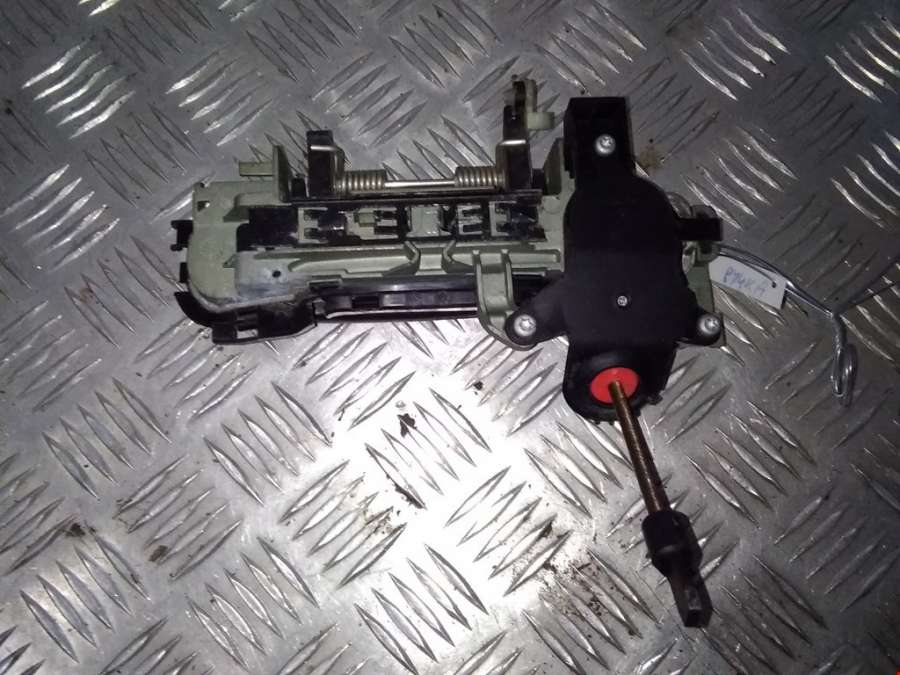 Ручка двери наружная передняя правая Audi A4 B6 (2000-2006) Универсал 2003г. | Фото № 4 Ручка двери наружная передняя правая Audi A4 B6 (2000-2006) Универсал 2003г. - Фото 4