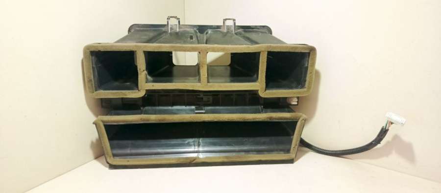 Дефлектор обдува салона Toyota Camry XV40 седан 2009г. | Фото № 2 Дефлектор обдува салона Toyota Camry XV40 седан 2009г. - Фото 2