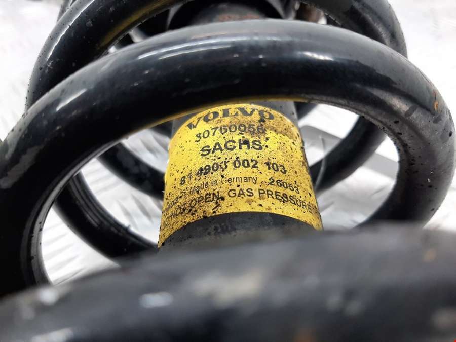 814903002103 Стойка амортизатора заднего правого Volvo XC70 2 (2000-2007) Универсал 2006г. | Фото № 6 814903002103 Стойка амортизатора заднего правого Volvo XC70 2 (2000-2007) Универсал 2006г. - Фото 6