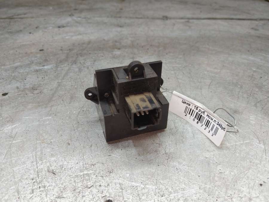 Кнопка управления бортовым компьютером Renault Safrane Хэтчбэк 5 дв. 1998г. | Фото № 1 Кнопка управления бортовым компьютером Renault Safrane Хэтчбэк 5 дв. 1998г. - Фото 1