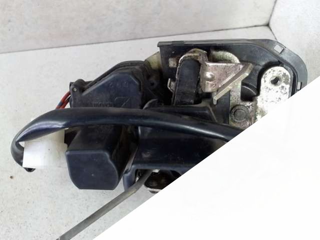 Замок боковой двери,право,зад Mazda 626 (1997 - 2001) Универсал 1998г. | Фото № 2 Замок боковой двери,право,зад Mazda 626 (1997 - 2001) Универсал 1998г. - Фото 2