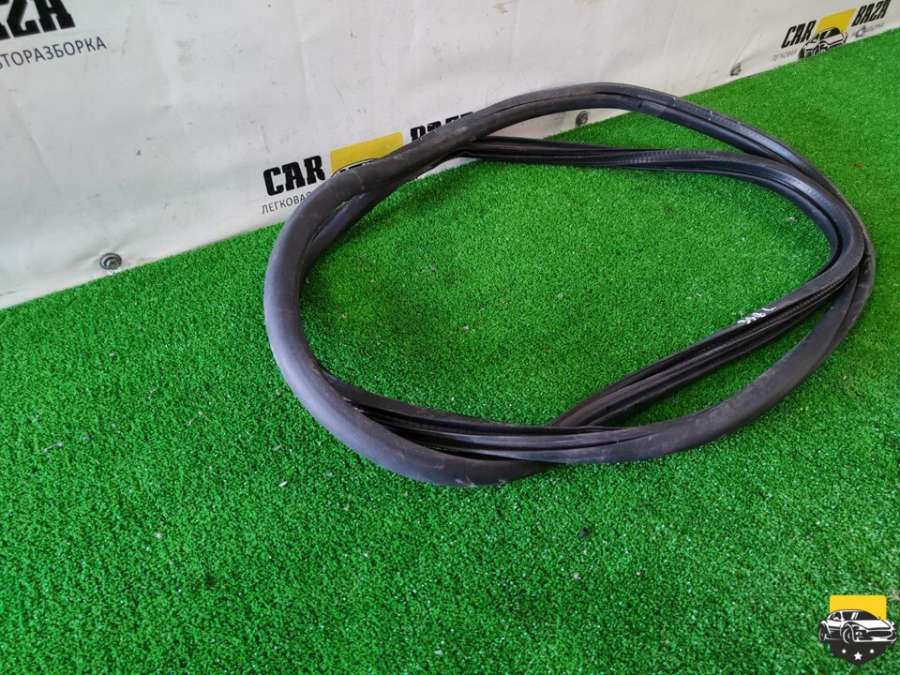 5K6867913 Уплотнитель двери задней левой  Volkswagen Golf 2010г. | Фото № 2  5K6867913 Уплотнитель двери задней левой  Volkswagen Golf 2010г. - Фото 2