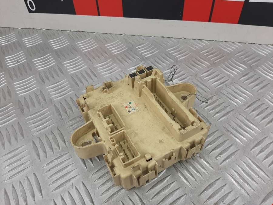 Блок комфорта Lexus RX 2 (XU30) (2003-2009) Внедорожник 5дв. 2008г. | Фото № 4 Блок комфорта Lexus RX 2 (XU30) (2003-2009) Внедорожник 5дв. 2008г. - Фото 4