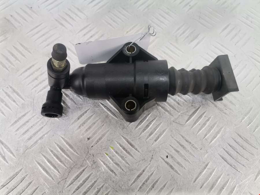 1J0721261F Цилиндр сцепления рабочий Volkswagen Golf 4 (1997-2004) Универсал 2004г. | Фото № 1 1J0721261F Цилиндр сцепления рабочий Volkswagen Golf 4 (1997-2004) Универсал 2004г. - Фото 1