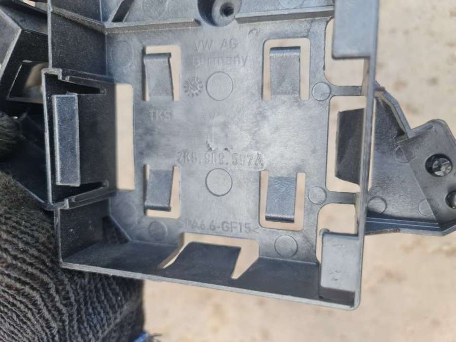 2K5959507A Кронштейн (крепление) Volkswagen Caddy 4 2018г. | Фото № 2 2K5959507A Кронштейн (крепление) Volkswagen Caddy 4 2018г. - Фото 2