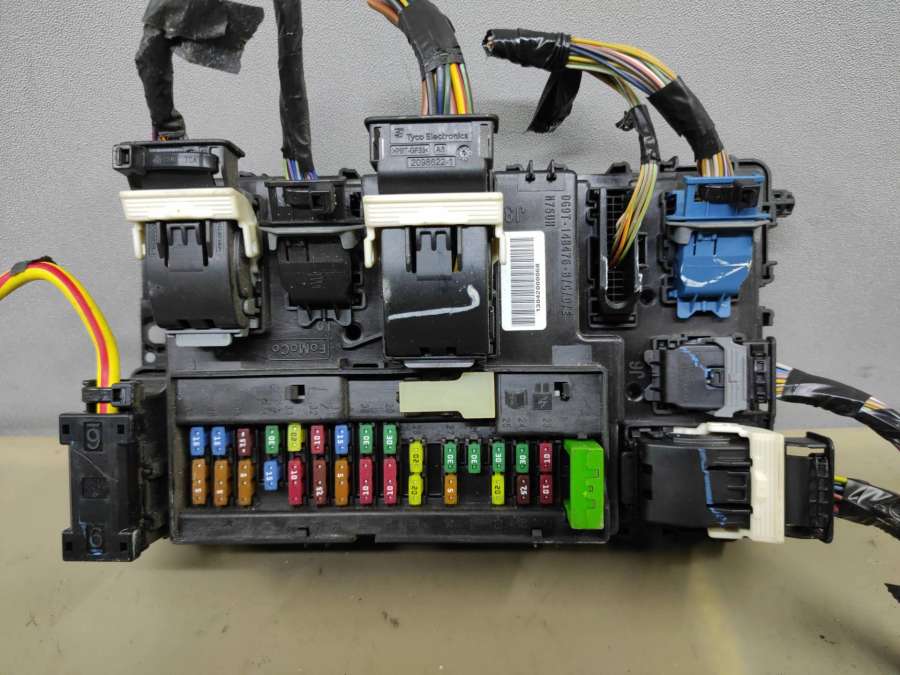 DG9T15604A2C7337821100 Блок предохранителей Ford Fusion USA седан 2013г. | Фото № 1 DG9T15604A2C7337821100 Блок предохранителей Ford Fusion USA седан 2013г. - Фото 1