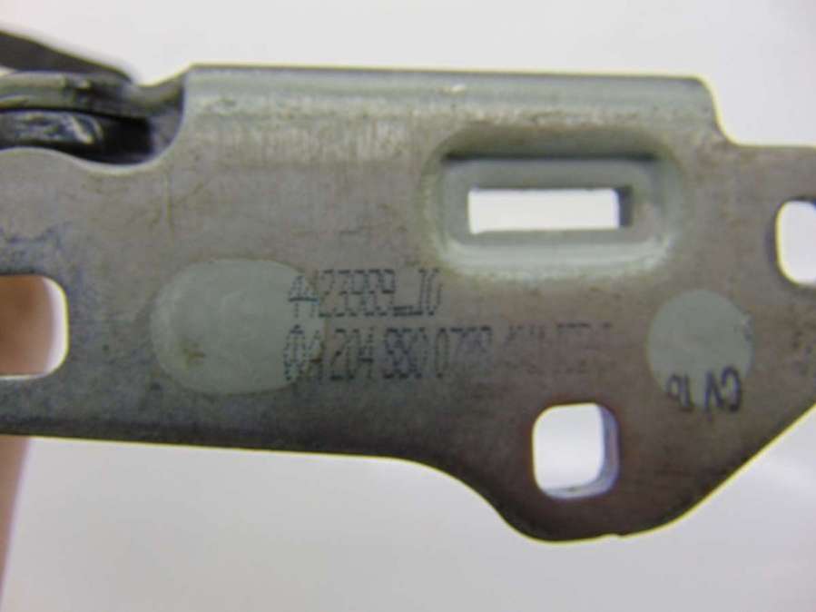 A2048800728 Петля капота левая  Mercedes E W212 2012г. | Фото № 3  A2048800728 Петля капота левая  Mercedes E W212 2012г. - Фото 3