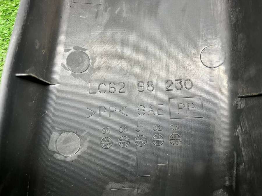 LC6268230 Обшивка стойки центральной левой (накладка)  Mazda MPV 2 2003г. | Фото № 6  LC6268230 Обшивка стойки центральной левой (накладка)  Mazda MPV 2 2003г. - Фото 6