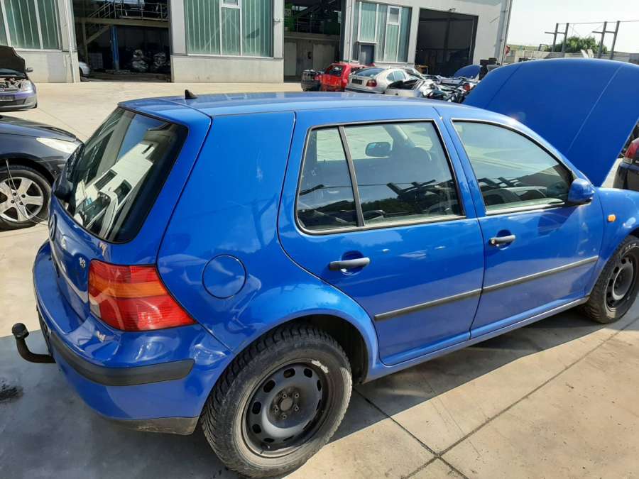 Моторчик стеклоподъемника  Volkswagen Golf 4 (1997-2004) Хетчбэк 5дв. 1998г. | Фото № 10   Моторчик стеклоподъемника  Volkswagen Golf 4 (1997-2004) Хетчбэк 5дв. 1998г. - Фото 10