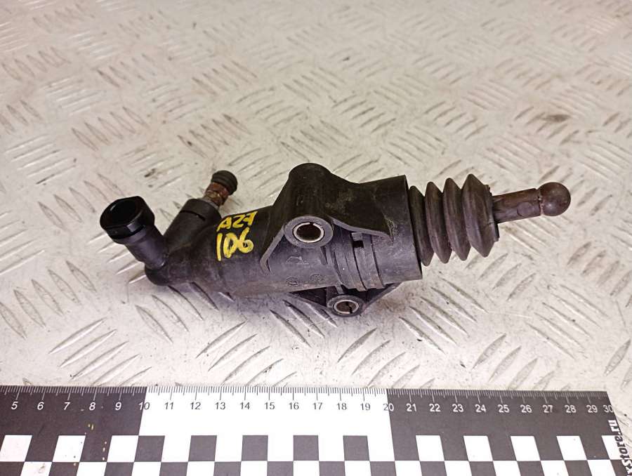 1J0721261F Цилиндр сцепления рабочий SEAT Leon 2002г. | Фото № 1 1J0721261F Цилиндр сцепления рабочий SEAT Leon 2002г. - Фото 1