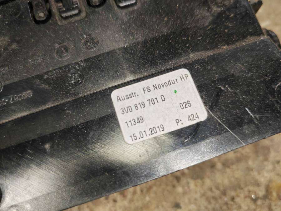 3V0819701D Дефлектор обдува салона  Skoda Skoda Superb 3 2019 0000г. | Фото № 3  3V0819701D Дефлектор обдува салона  Skoda Skoda Superb 3 2019 0000г. - Фото 3