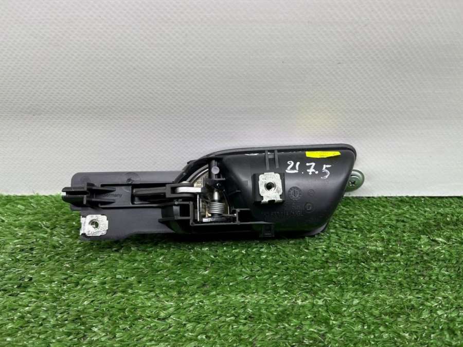 Ручка внутренняя передняя правая  Volkswagen Golf 5 2007г. | Фото № 4   Ручка внутренняя передняя правая  Volkswagen Golf 5 2007г. - Фото 4