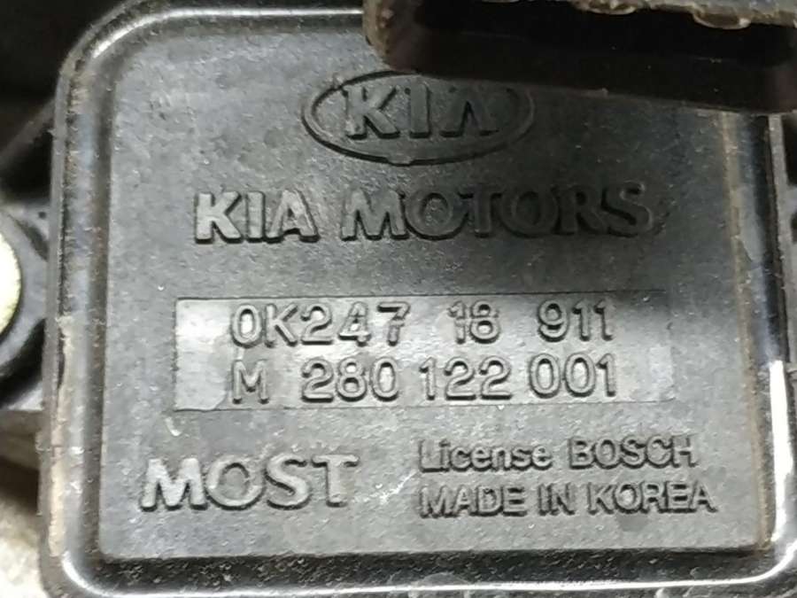 BOSCHOK24718911M280122001 Заслонка дроссельная Kia Shuma 1999г. | Фото № 7 BOSCHOK24718911M280122001 Заслонка дроссельная Kia Shuma 1999г. - Фото 7