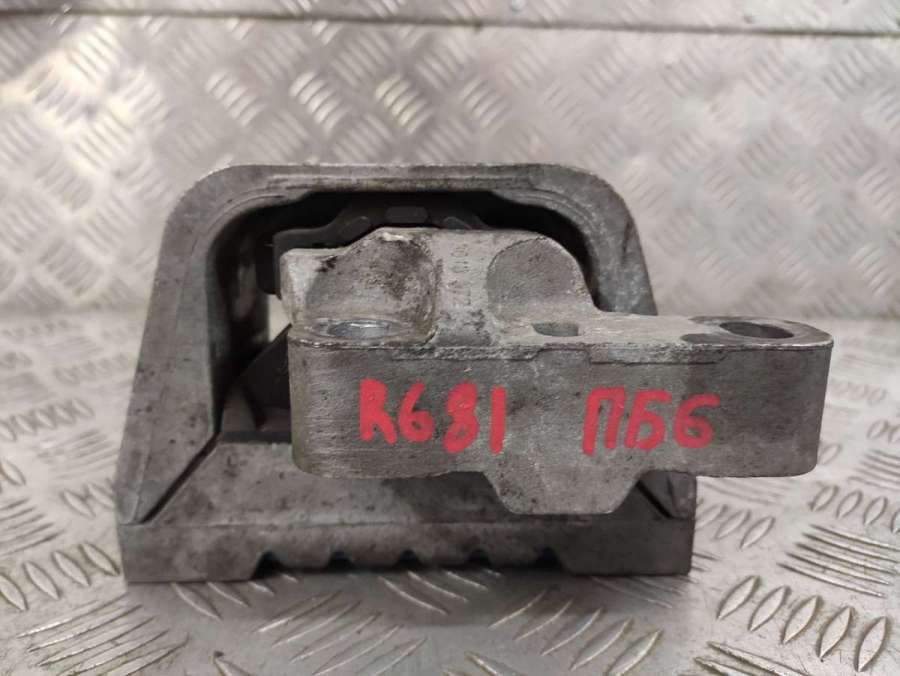 Подушка двигателя Volkswagen Passat B6 2006г. | Фото № 1 Подушка двигателя Volkswagen Passat B6 2006г. - Фото 1