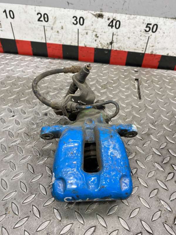 Суппорт задний правый Volkswagen Golf 2006г. | Фото № 1 Суппорт задний правый Volkswagen Golf 2006г. - Фото 1