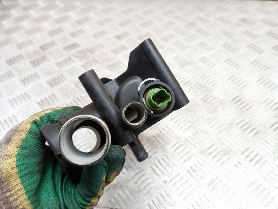 96554141809656182980 Корпус термостата  Peugeot 407 2005г. | Фото № 4  96554141809656182980 Корпус термостата  Peugeot 407 2005г. - Фото 4