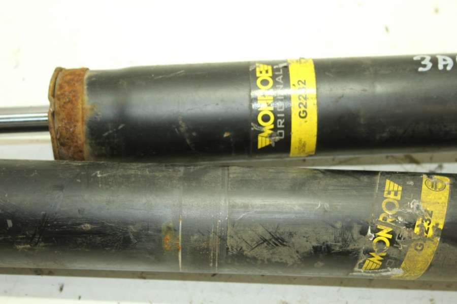 Амортизатор задний BMW 3 E90/E91/E92/E93 2010г. | Фото № 4 Амортизатор задний BMW 3 E90/E91/E92/E93 2010г. - Фото 4