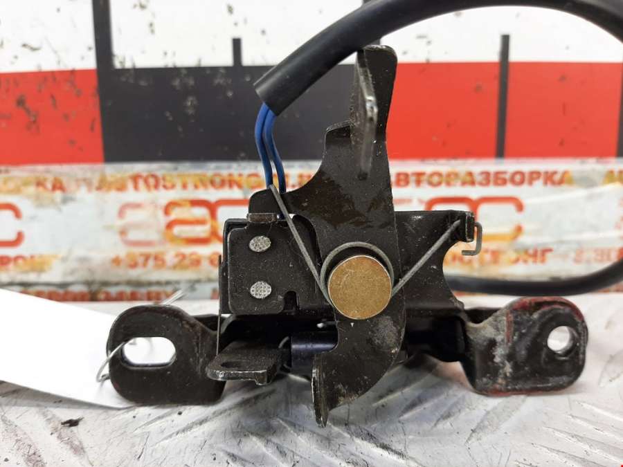 Замок крышки багажника Alfa Romeo 146 (930B) (1994-2001) Хетчбэк 5дв. 1998г. | Фото № 4 Замок крышки багажника Alfa Romeo 146 (930B) (1994-2001) Хетчбэк 5дв. 1998г. - Фото 4