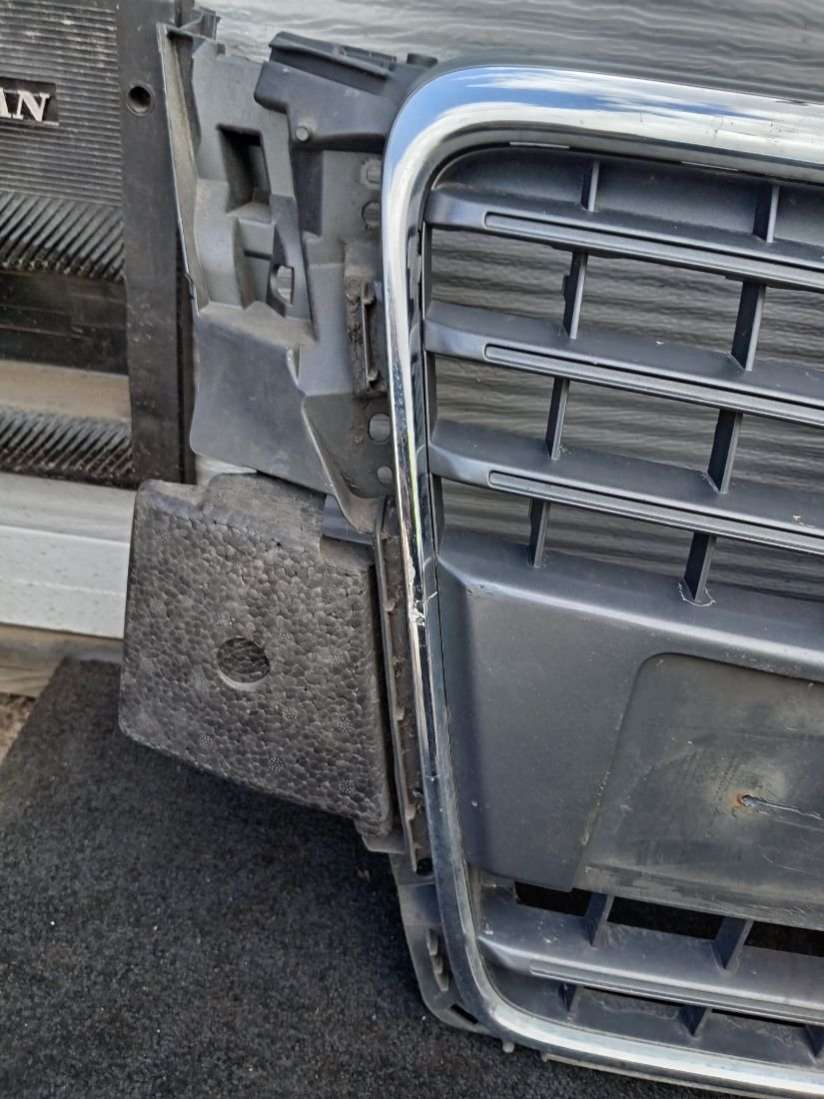 8K0853651 Решетка радиатора  Audi A4 B8 2008г. | Фото № 9  8K0853651 Решетка радиатора  Audi A4 B8 2008г. - Фото 9