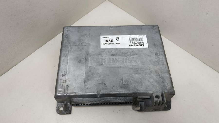 SIEMENSBVMHOM77007318027700859511S100811102E Блок управления двигателем Renault 19 1990г. | Фото № 1 SIEMENSBVMHOM77007318027700859511S100811102E Блок управления двигателем Renault 19 1990г. - Фото 1