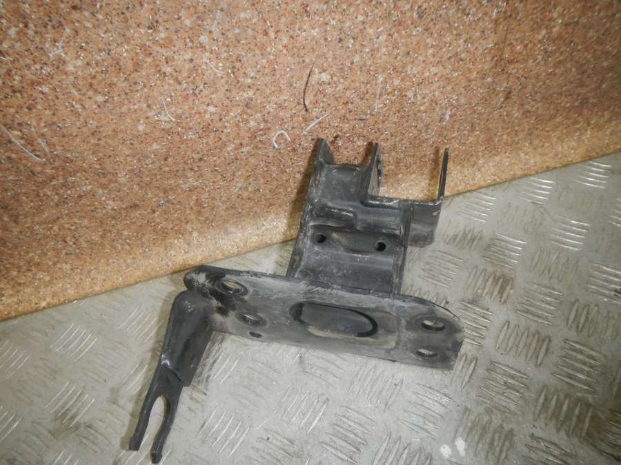 4L0807134A Кронштейн усилителя бампера переднего Audi Q7 0000г. | Фото № 2 4L0807134A Кронштейн усилителя бампера переднего Audi Q7 0000г. - Фото 2