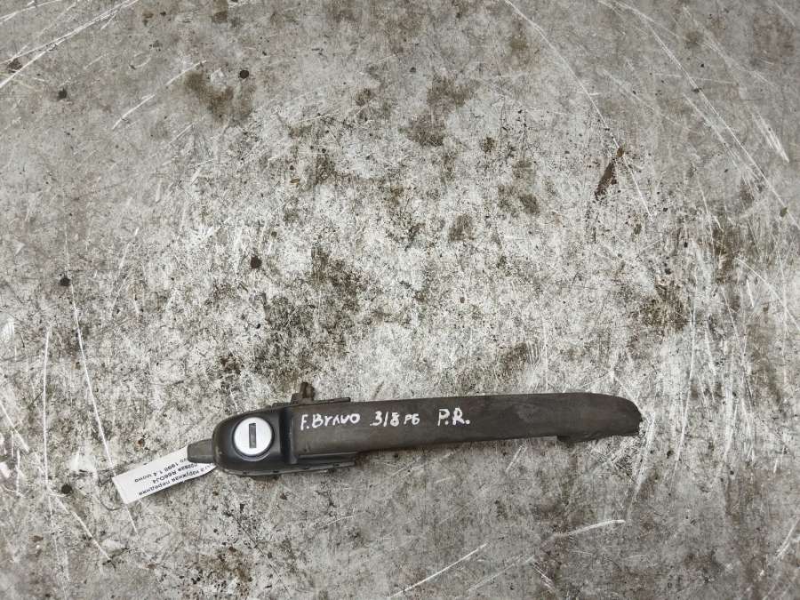 Ручка наружная передняя правая Fiat Bravo Хэтчбэк 3 дв. 1998г. | Фото № 1 Ручка наружная передняя правая Fiat Bravo Хэтчбэк 3 дв. 1998г. - Фото 1