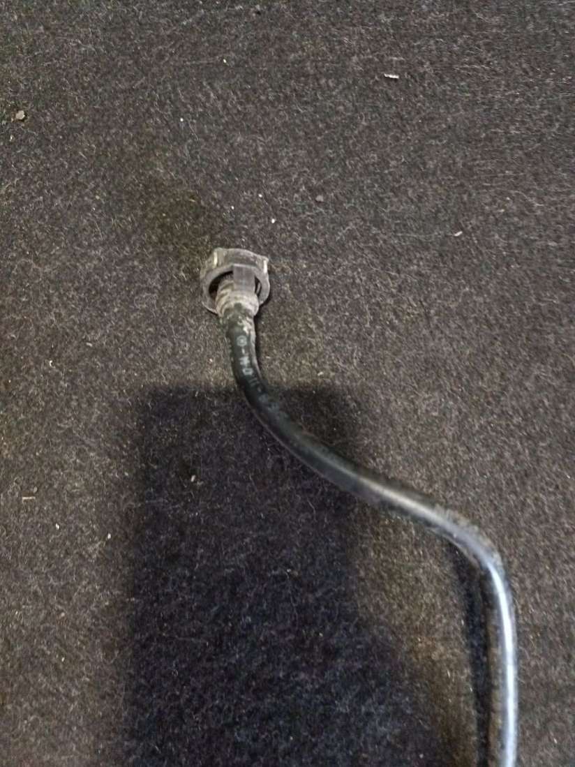 8K0121164E Трубка охлаждающей жидкости пластиковая Audi A4 B8 2009г. | Фото № 3 8K0121164E Трубка охлаждающей жидкости пластиковая Audi A4 B8 2009г. - Фото 3