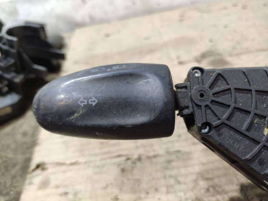 Переключатель подрулевой (стрекоза) Volkswagen Sharan 1 1999г. | Фото № 2 Переключатель подрулевой (стрекоза) Volkswagen Sharan 1 1999г. - Фото 2