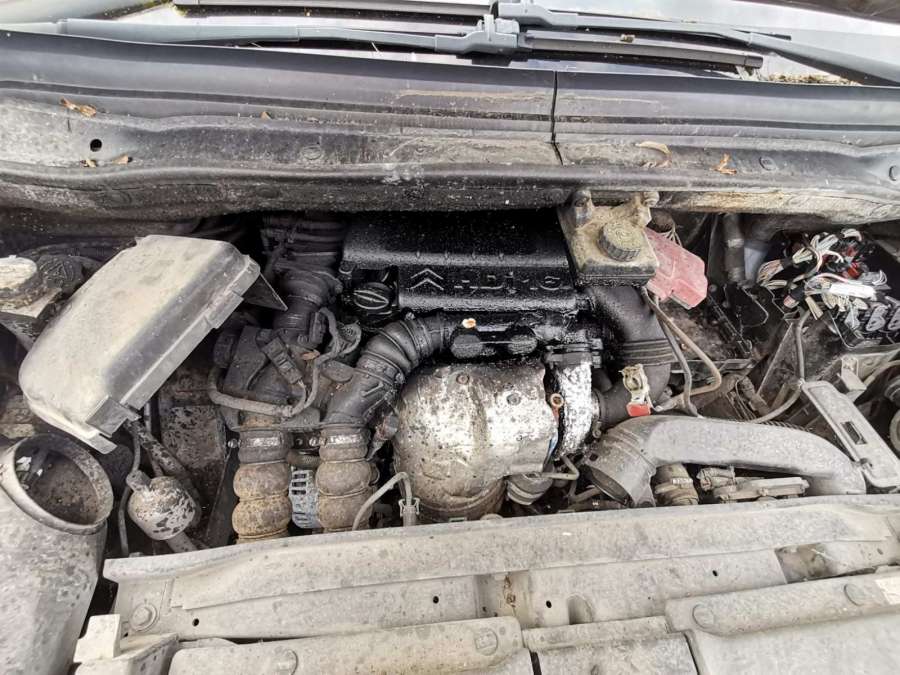 96590379 Накладка декоративная (молдинг) двери задней левой Citroen C4 Grand Picasso 1 (2006-2013) Минивэн 2006г. | Фото № 12 96590379 Накладка декоративная (молдинг) двери задней левой Citroen C4 Grand Picasso 1 (2006-2013) Минивэн 2006г. - Фото 12