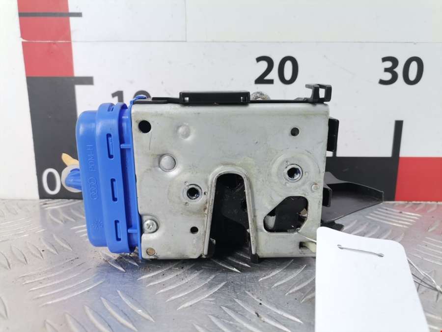 8D0839016A Замок двери задней правой Audi A4 B5 (1994-2001) Седан 1999г. | Фото № 2 8D0839016A Замок двери задней правой Audi A4 B5 (1994-2001) Седан 1999г. - Фото 2