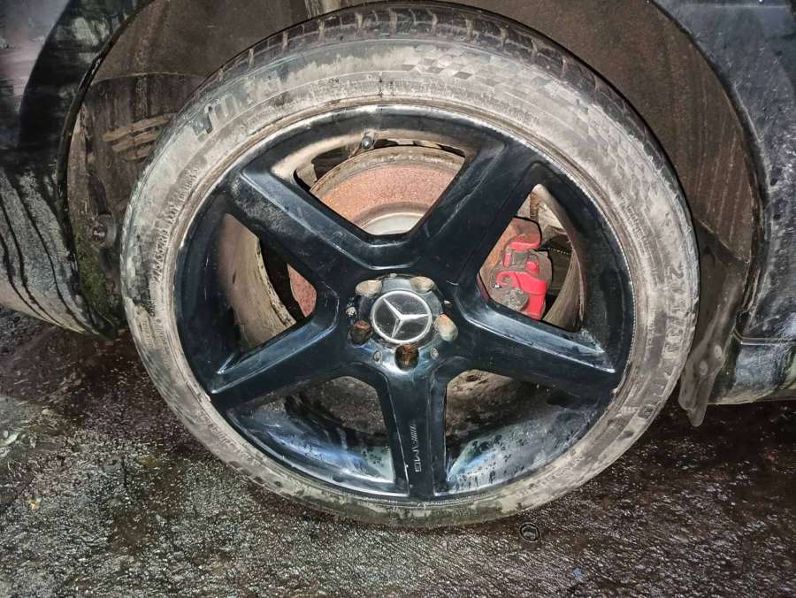 Замок капота Mercedes CLS-Class (W219) (2004-2010) Седан 2007г. | Фото № 8 Замок капота Mercedes CLS-Class (W219) (2004-2010) Седан 2007г. - Фото 8