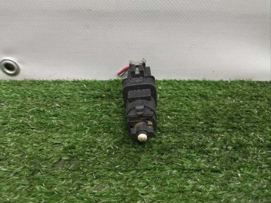 3M5T-13480AC Датчик педали тормоза (лягушка) Renault Master 2 2000г. | Фото № 1 3M5T-13480AC Датчик педали тормоза (лягушка) Renault Master 2 2000г. - Фото 1