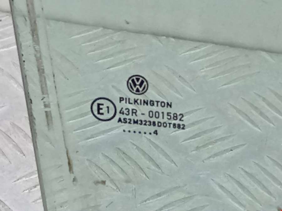 Стекло двери передней правой Volkswagen Touran 1 (2003-2015) Минивэн 2004г. | Фото № 2 Стекло двери передней правой Volkswagen Touran 1 (2003-2015) Минивэн 2004г. - Фото 2