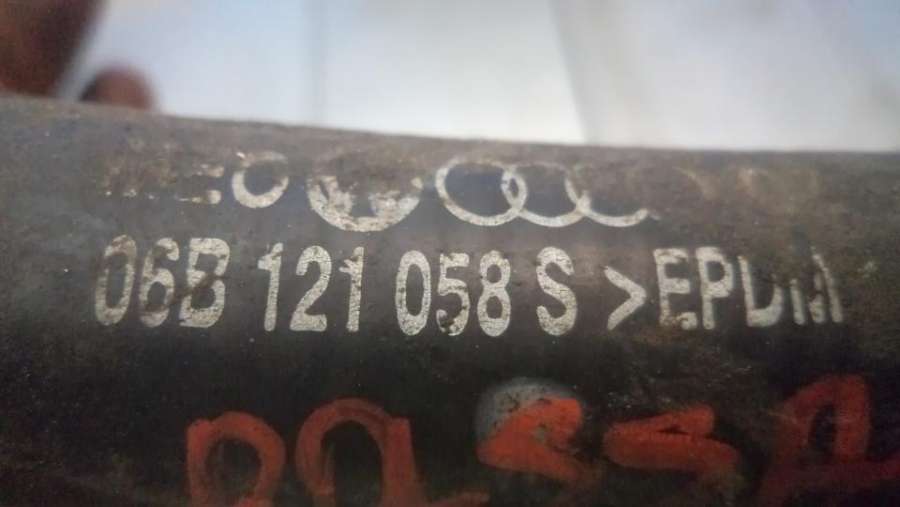 06B121058S 06B121070H Патрубок (трубопровод, шланг)  Audi A4 B7 2004г. | Фото № 6  06B121058S 06B121070H Патрубок (трубопровод, шланг)  Audi A4 B7 2004г. - Фото 6