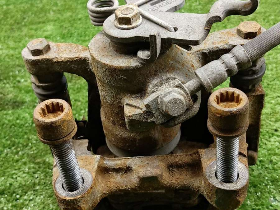 5Q0406DFR Суппорт тормозной задний правый Volkswagen Touran 1 2006г. | Фото № 9 5Q0406DFR Суппорт тормозной задний правый Volkswagen Touran 1 2006г. - Фото 9