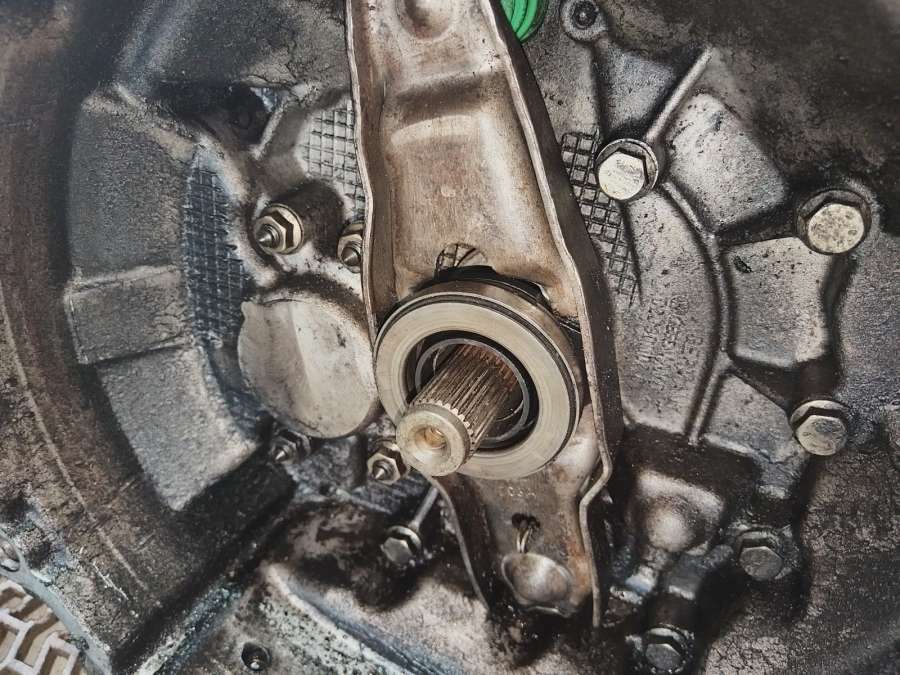 КПП механическая (МКПП) 5-ступенчатая Volkswagen Golf Универсал 2002г. | Фото № 9 КПП механическая (МКПП) 5-ступенчатая Volkswagen Golf Универсал 2002г. - Фото 9