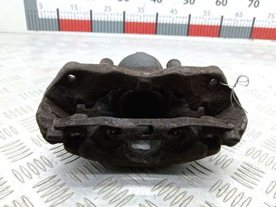 Суппорт передний правый Mercedes Sprinter 1 (W901-905) (1995-2006) Микроавтобус 2001г. | Фото № 2 Суппорт передний правый Mercedes Sprinter 1 (W901-905) (1995-2006) Микроавтобус 2001г. - Фото 2