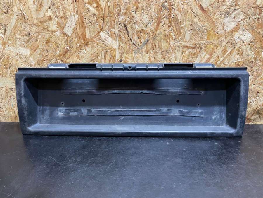 Бленда под номер Audi 100 C4 1992г. | Фото № 1 Бленда под номер Audi 100 C4 1992г. - Фото 1