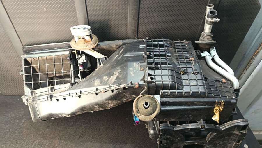 Корпус печки Audi A6 C5 (S6,RS6) 1998г. | Фото № 9 Корпус печки Audi A6 C5 (S6,RS6) 1998г. - Фото 9