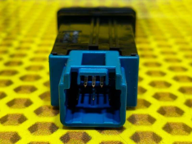 8475112110 Кнопка подогрева сидения Toyota Corolla ZRE181 2013г. | Фото № 4 8475112110 Кнопка подогрева сидения Toyota Corolla ZRE181 2013г. - Фото 4