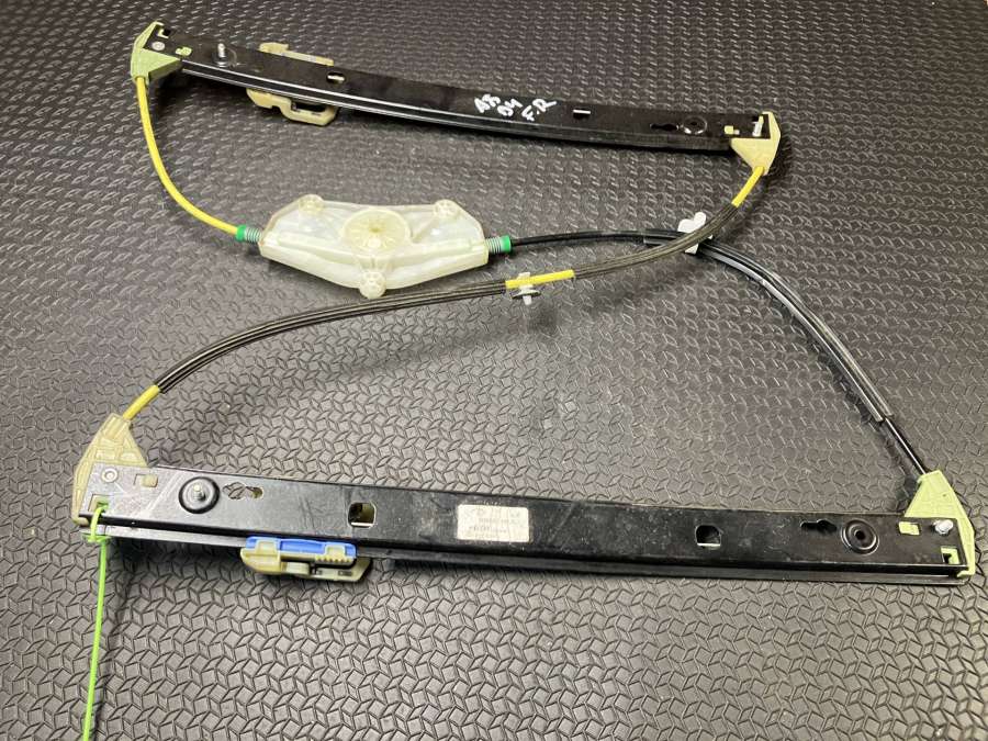 4H0837462A4H0837462B Стеклоподъемник передний правый  Audi A8 D4/4H 2010г. | Фото № 2  4H0837462A4H0837462B Стеклоподъемник передний правый  Audi A8 D4/4H 2010г. - Фото 2