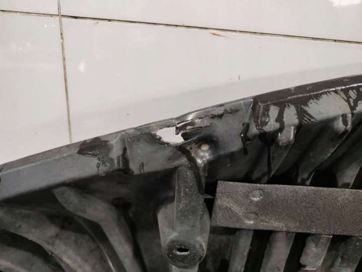 A1725200723 Декоративная крышка двигателя  Mercedes SLK R172 (2011-2024) 2011г. | Фото № 4  A1725200723 Декоративная крышка двигателя  Mercedes SLK R172 (2011-2024) 2011г. - Фото 4