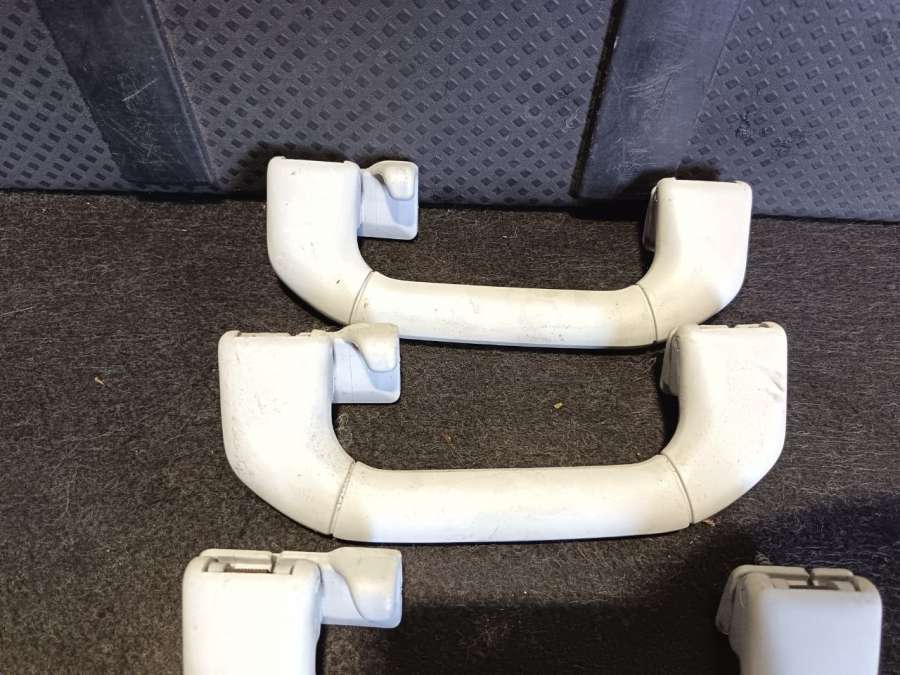 Ручка внутренняя потолочная Volkswagen Sharan 1 2006г. | Фото № 3 Ручка внутренняя потолочная Volkswagen Sharan 1 2006г. - Фото 3